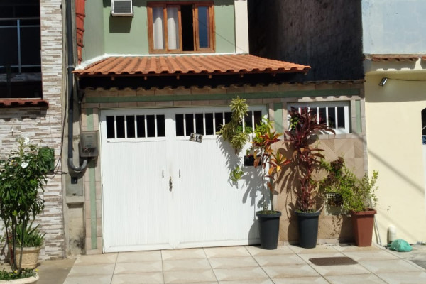 Casa Bifamiliar em Bangu